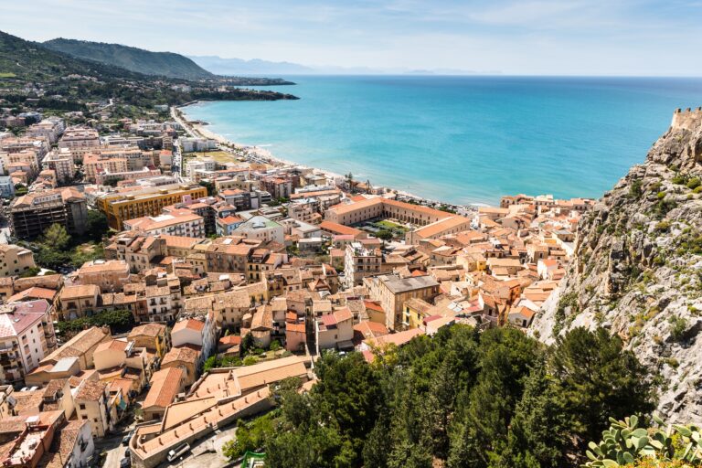 Spiagge, Savarino: «Regione vigila sul rispetto delle concessioni. Inflessibili su abusi