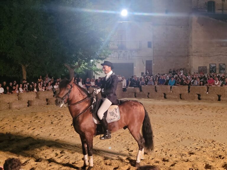 Show di cavalli e cavalieri a San Mauro Castelverde
