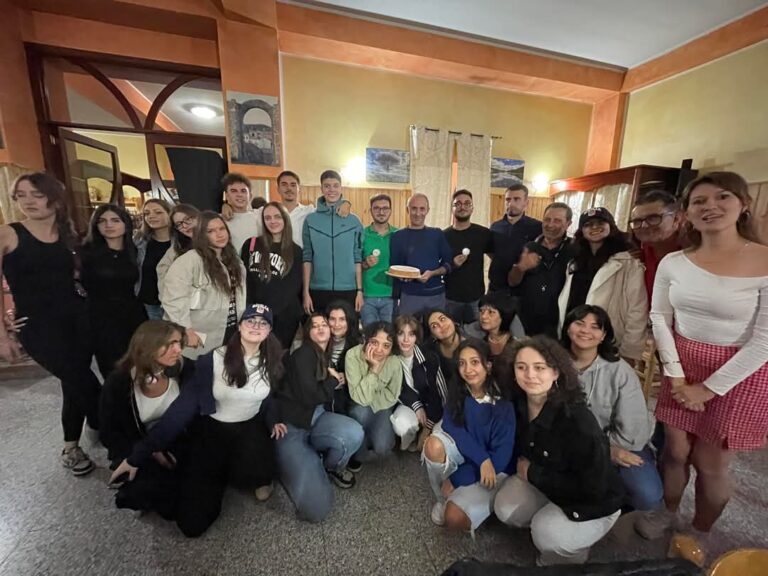 Il Centro Studi Tradizioni Popolari Gruppo Folk “U Rafu” terra del sale porta l’Europa a Petralia Soprana