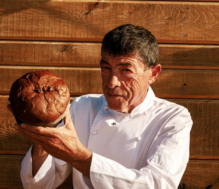 Castelbuono, Fiasconaro celebra il Ferragosto con un maxi-panettone in piazza Margherita