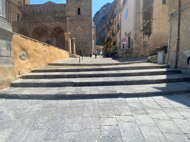 Passerella per accesso alla Cattedrale. Verso una soluzione condivisa