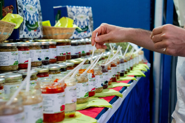 Sul lungomare di Mondello “Ciavuri e Sapuri Fest”