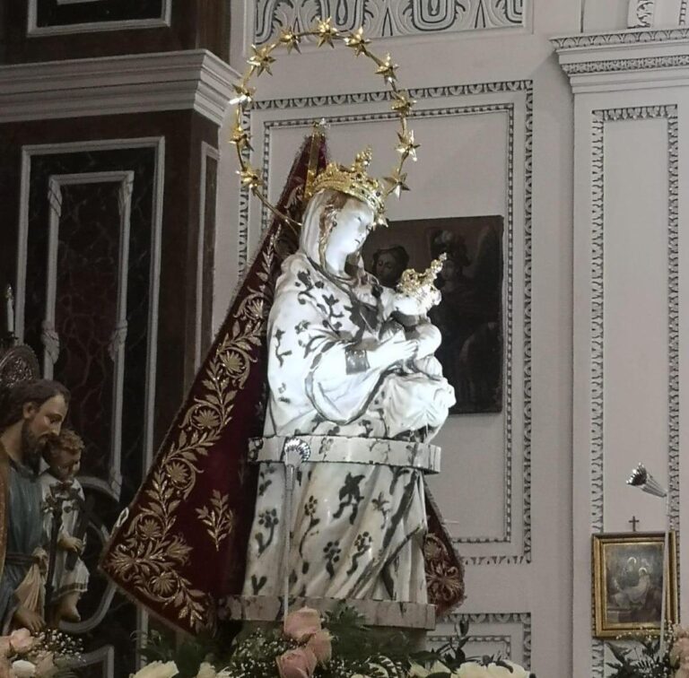 La statua della Madonna dell’Alto è arrivata a Petralia Sottana