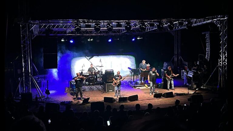I Nomadi in Concerto a Scillato
