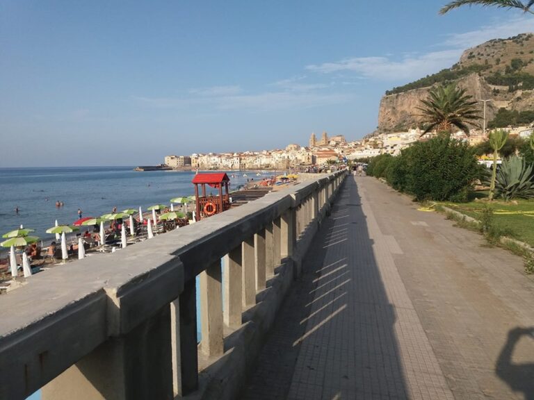 “Cefalù Ospitalità”: Il declino del turismo a Cefalù e il calo delle presenze ad agosto