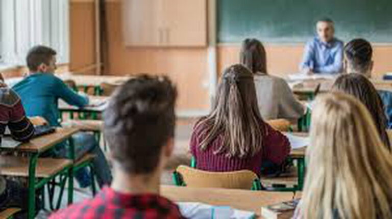 Mosca: La lunga estate della scuola