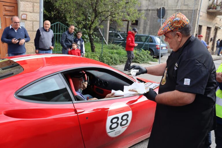 Targa e ..dolci con pit stop da Maurizio Di Gangi per assaggiare il Cannolo del silenzio