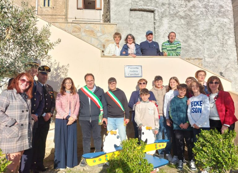 A Gangi intitolata una piazzetta ad Andrea Camilleri