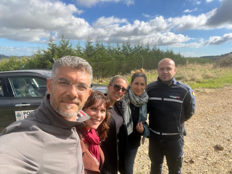 Il sindaco di Cefalu’,Tumminello, visita il canile di Petralia Sottana