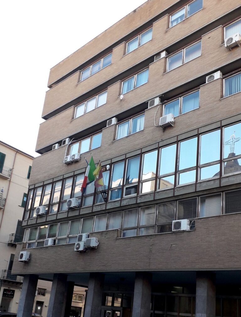 Asp Palermo, due avvisi per medici nei pronto soccorso e negli istituti penitenziari