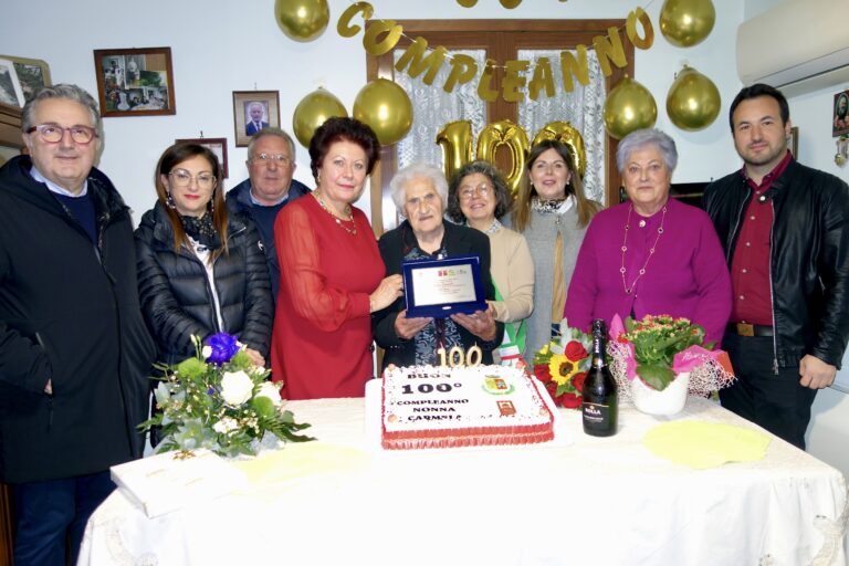 Petralia Soprana festeggia i 100 anni della signora Carmela Gulino