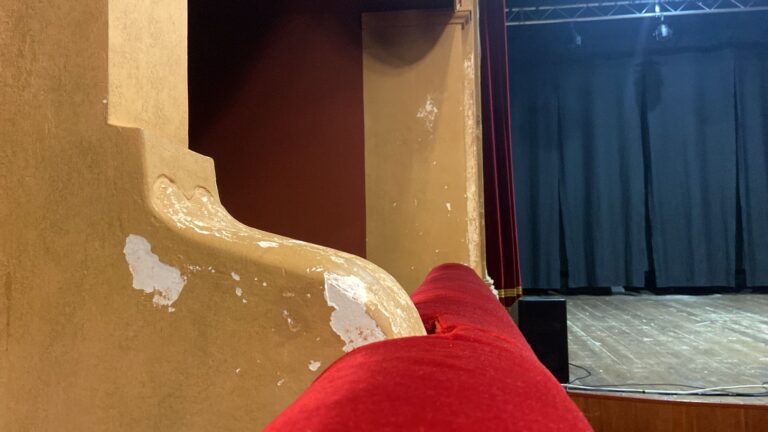 Per il restauro del prospetto del Teatro Cicero di Cefalu’ la maggioranza consiliare ha destinato 180.000 euro