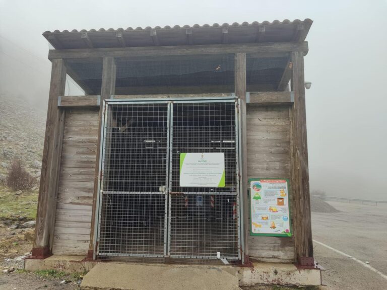 A Piano Battaglia, sistemate le nuove isole ecologiche