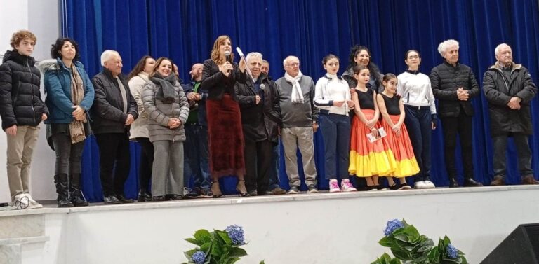 Aspettando Natale con un spettacolo di arte varia