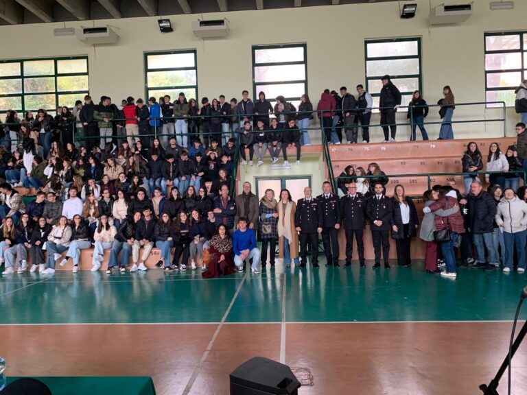 Legalità e prevenzione: a Gangi il confronto tra Carabinieri e studenti del “G. Salerno”