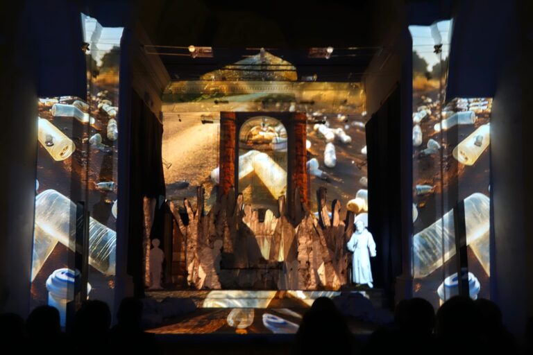 Il Silenzio che Parla a Petralia Soprana: inaugurato il Presepe d’InCanto 2025