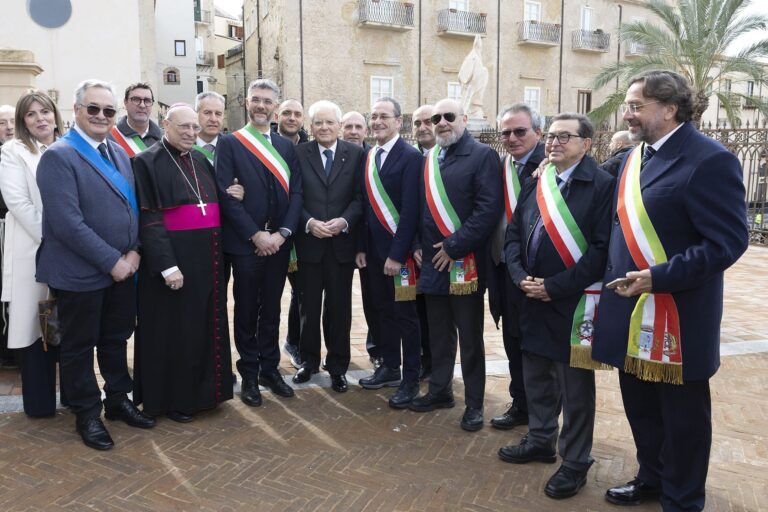 Il Presidente Mattarella a Cefalu’:la fotoricordo con i sindaci madoniti