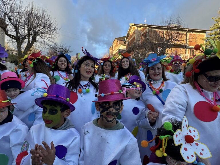 E’ qui la festa?:in tanti al Carnevale delle Madonie a Castellana Sicula