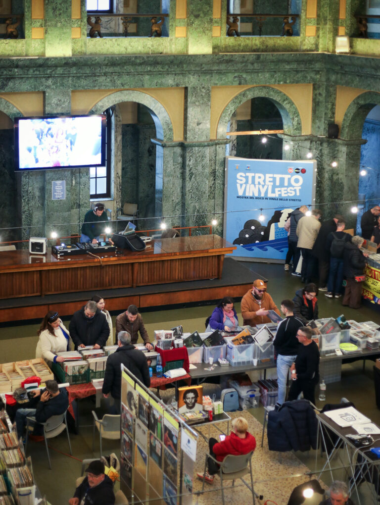 Stretto Vinyl Fest 2026: a Messina il vinile diventa esperienza culturale tra alta fedeltà, ascolti guidati e DJ set