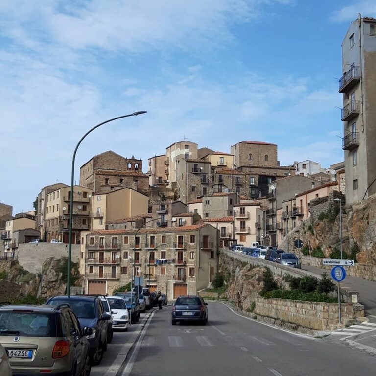 ARRESTATI 6 “FINTI CARABINIERI” CHE TRUFFAVANO GLI ANZIANI TRA GERACI e CASTELBUONO