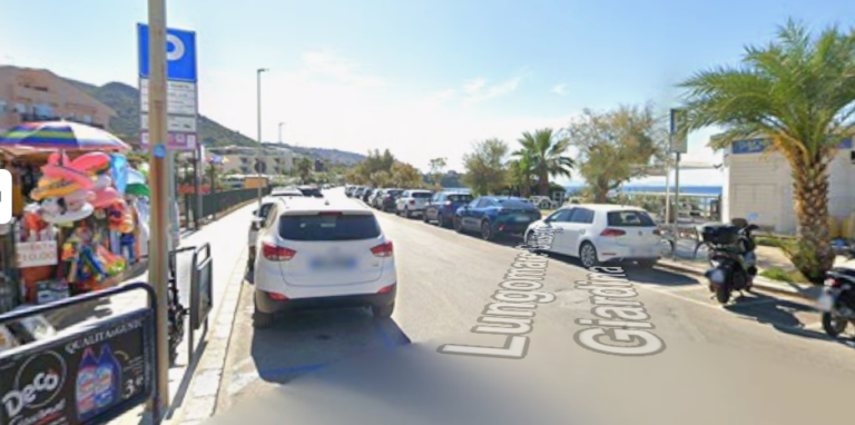 Lavori in corso a Cefalù. Parcheggi gratuiti per i residenti sul Lungomare