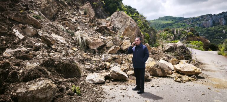 Frana sulla SP24 a Caltavuturo, Figuccia: “Interventi immediati o attiveremo tutte le sedi competenti”