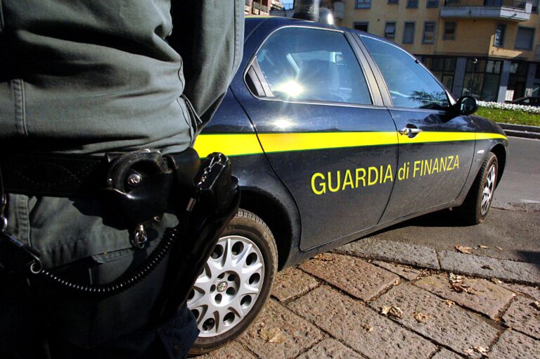 Guardia di Finanza. Misure antimafia. Sequestro di 156 immobili e 10 società