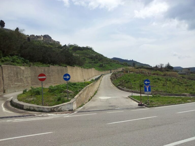 Chiusa al traffico la strada intercomunale Petralia Sottana-Bivio Madonnuzza