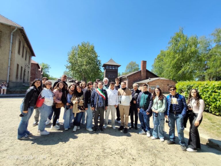 Memoria Viva: il viaggio dei giovani di San Mauro Castelverde ad Auschwitz-Birkenau organizzato dall’Amministrazione Comunale