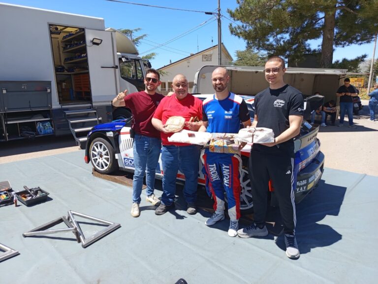 Targa Florio, tra un test e l’altro Crugnola assaggia i cannoli di Maurizio Di Gangi