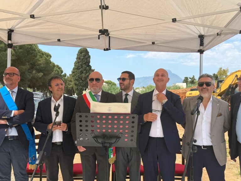 Istruzione, a Campofelice di Roccella posa della prima pietra per la costruzione del nuovo edificio scolastico
