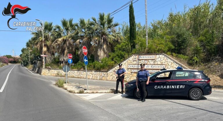 Campofelice di Roccella,viola il divieto di avvicinamento e fugge.Arrestato un giovane