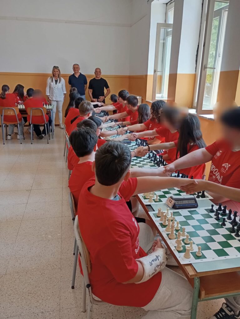 All’I.C. di Petralia Soprana si scoprono i nuovi talenti della scacchiera