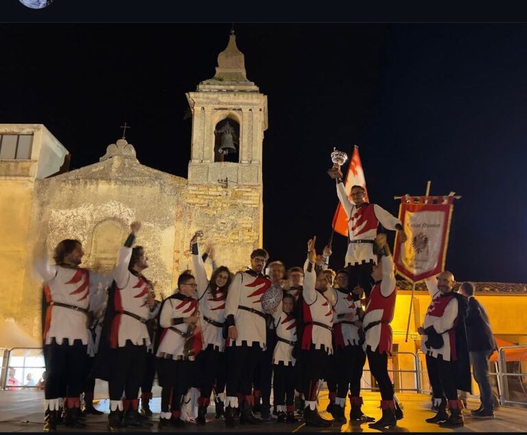 Al Gran Premio del Mediterraneo di Castelbuono trionfano gli Sbandieratori e Musici “CivitasCostantissima” di Nicosia