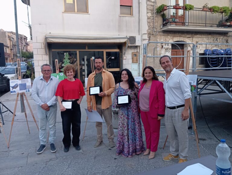 CASTELLANA SICULA,QUANDO L’ARTE RIGENERA I RIFIUTI:LA S.R.R. PALERMO PROVINCIA EST FIRMA IL SUCCESSO DI “IMBALLART”