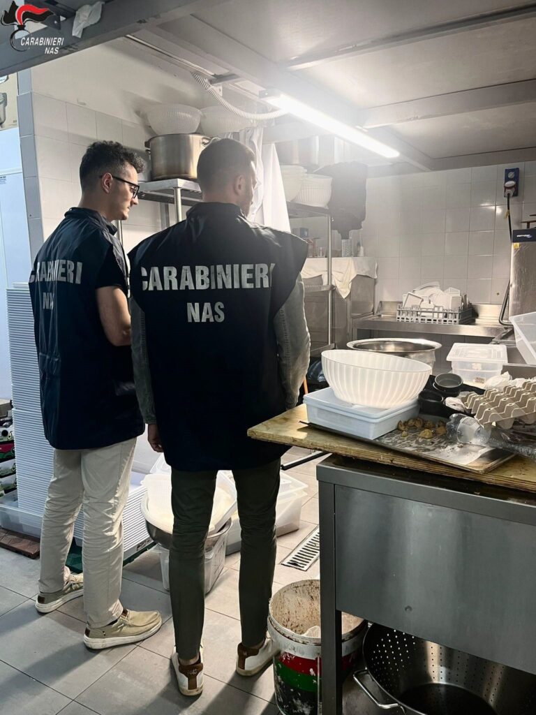 CONTROLLI dei NAS  NELLA RISTORAZIONE A PALERMO