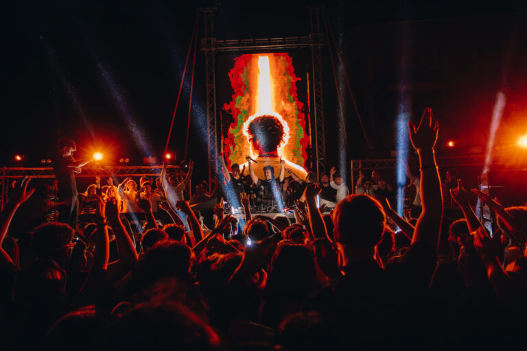 Oltre World Festival, un mondo in dieci ore accende Santo Stefano di Camastra