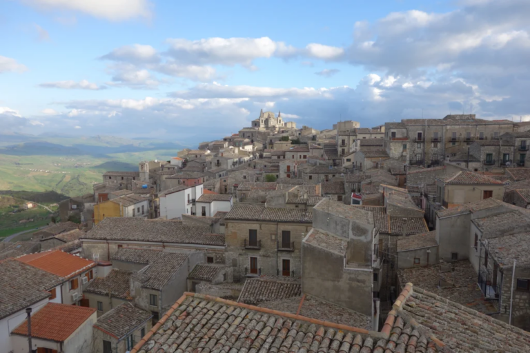 1,6 milioni per i “Borghi più belli”. Ingala: «Contributi per potenziare interventi e servizi di accoglienza e promozione territoriale»