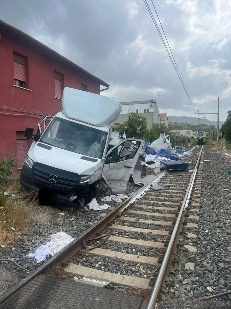 Incidente ferroviario a Cefalu’, il Sindaco ringrazia i volontari