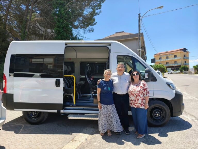 Caccamo,un nuovo scuolabus accessibile anche agli alunni con disabilità
