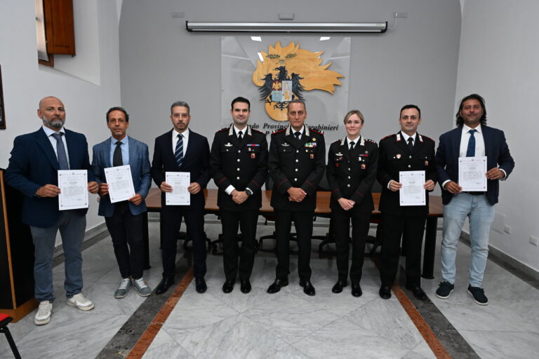 Cerimonia di consegna degli encomi ai Carabinieri