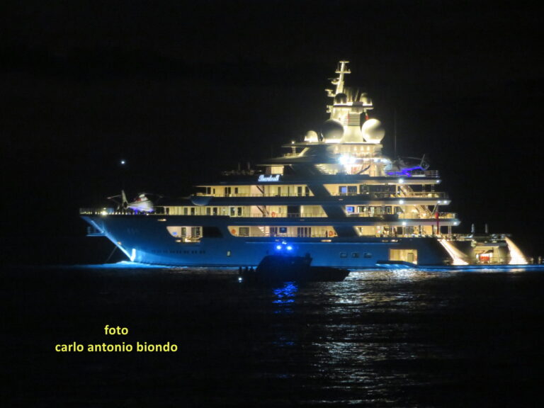Lo yacht dall’ambasciatore americano Fertitta a Cefalù