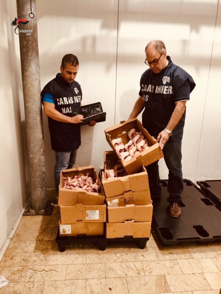  Controlli dei Carabinieri del N.A.S. nella filiera alimentare: sequestrati circa 5 quintali di alimenti e sospesa un’attività di lavorazione carni